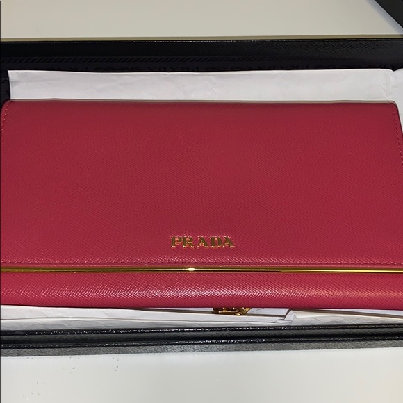 Pink Prada bag - Picture 2 of 7